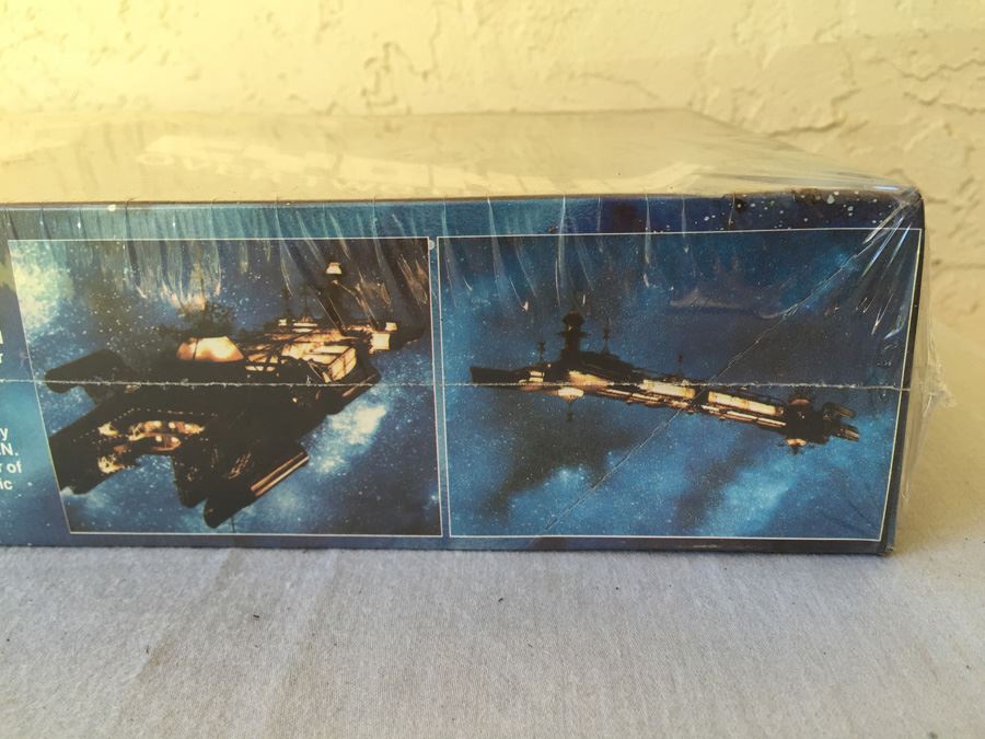 Walt Disney Studios' The Black Hole Cygnus 2 Foot Long Model Kit Sealed ...