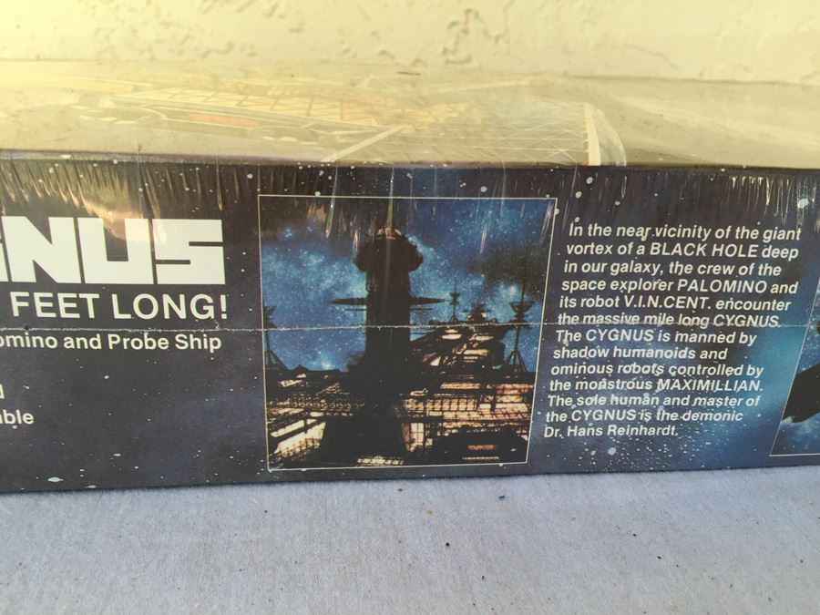 Walt Disney Studios' The Black Hole Cygnus 2 Foot Long Model Kit Sealed New In Box MPC 1979 Rare [Photo 10]