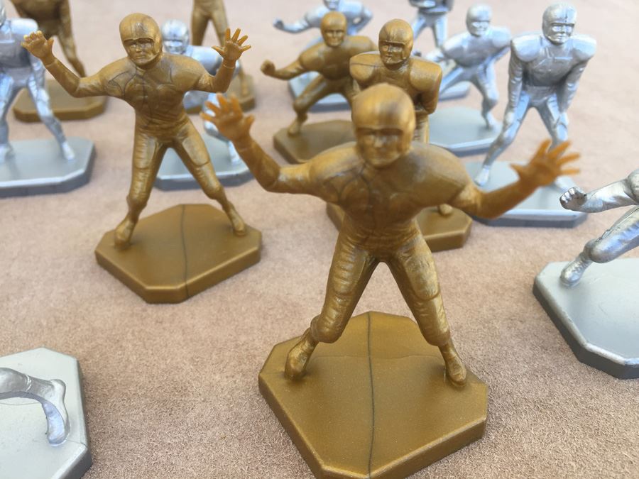 1967 B. H. Neiden Plastic Football Figures Silver And Gold Various Poses Positions 22 Total Players [Photo 2]