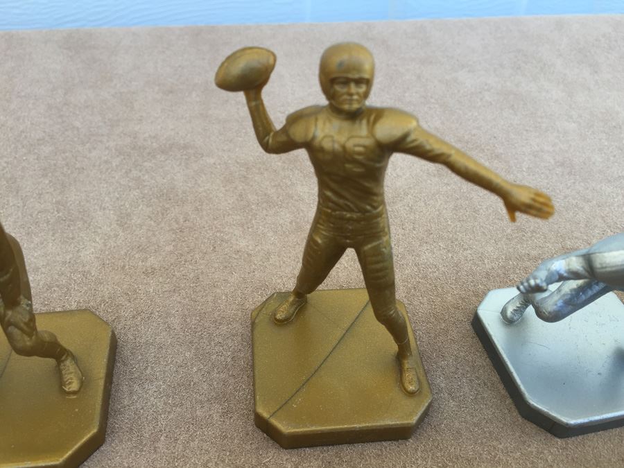 1967 B. H. Neiden Plastic Football Figures Silver And Gold Various Poses Positions 22 Total Players [Photo 6]