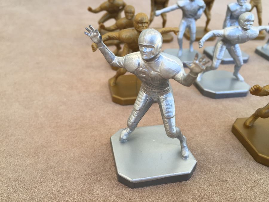 1967 B. H. Neiden Plastic Football Figures Silver And Gold Various Poses Positions 22 Total Players [Photo 4]