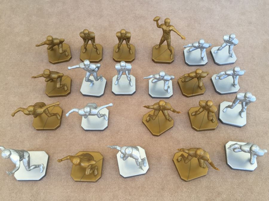 1967 B. H. Neiden Plastic Football Figures Silver And Gold Various Poses Positions 22 Total Players [Photo 7]