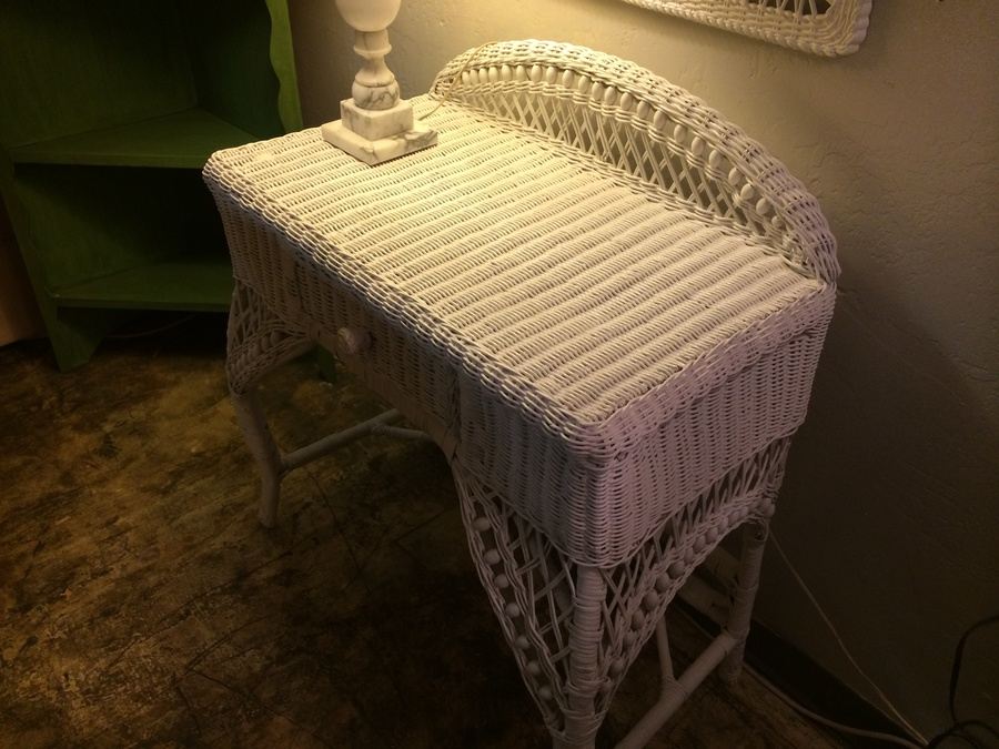 White Wicker Desk with Drawer [Photo 2]