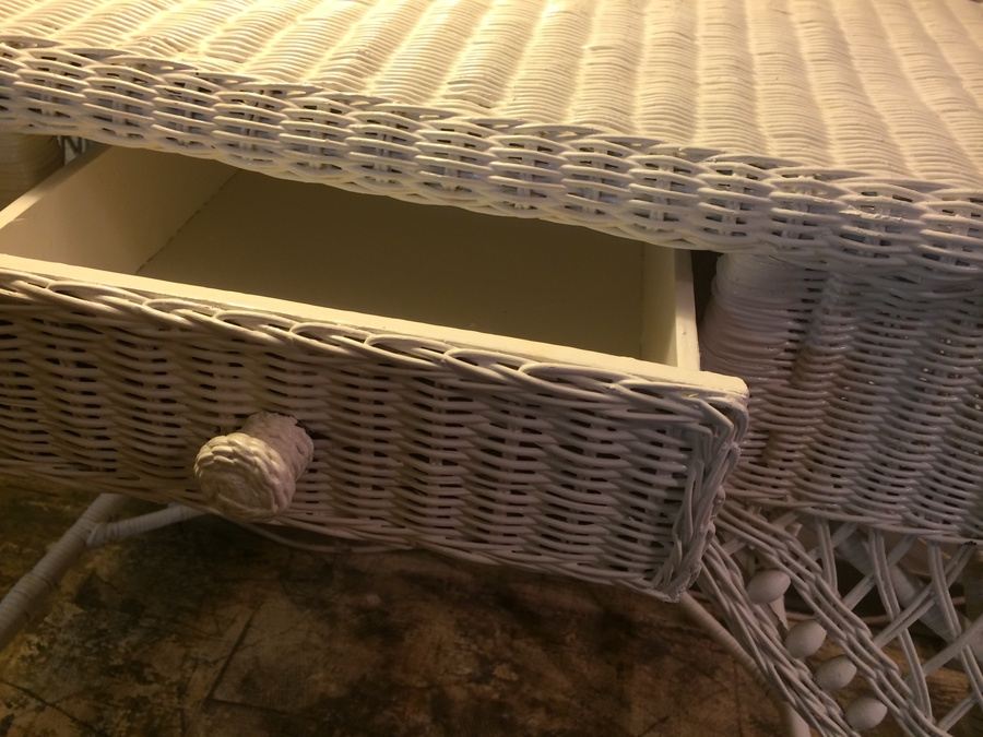 White Wicker Desk with Drawer [Photo 5]