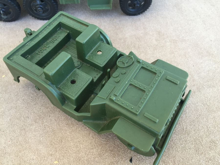 Vintage Plastic Army Men Tank Jeep Truck Tim-Mee Toys Note Damage To Tank Turret [Photo 6]