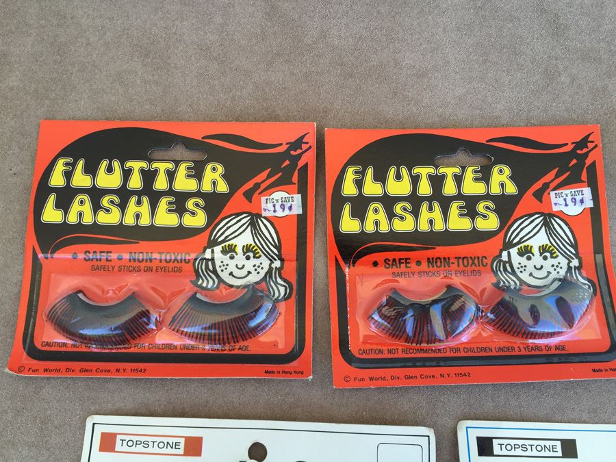 Novelty Lot Play Blood Fake Teeth Scar Gook Evil Eyes Flutter Lashes New On Card  [Photo 9]