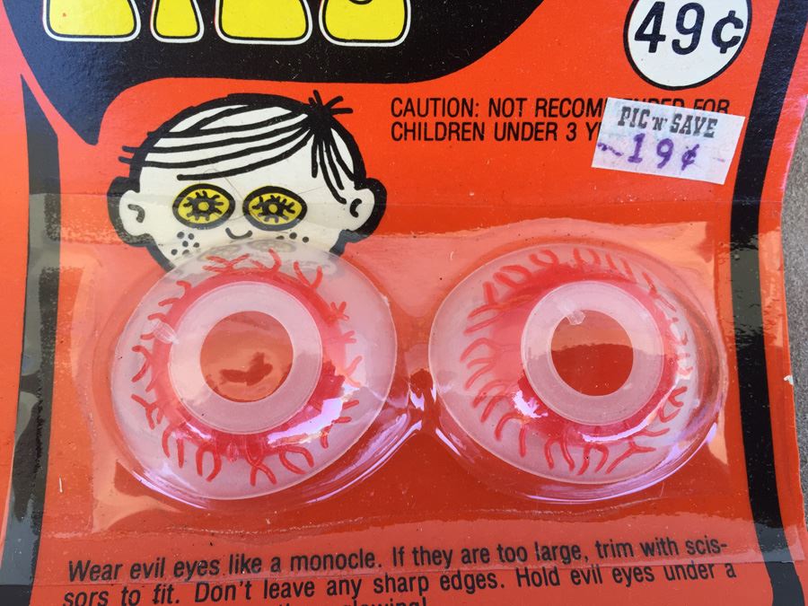 Novelty Lot Play Blood Fake Teeth Scar Gook Evil Eyes Flutter Lashes New On Card  [Photo 8]