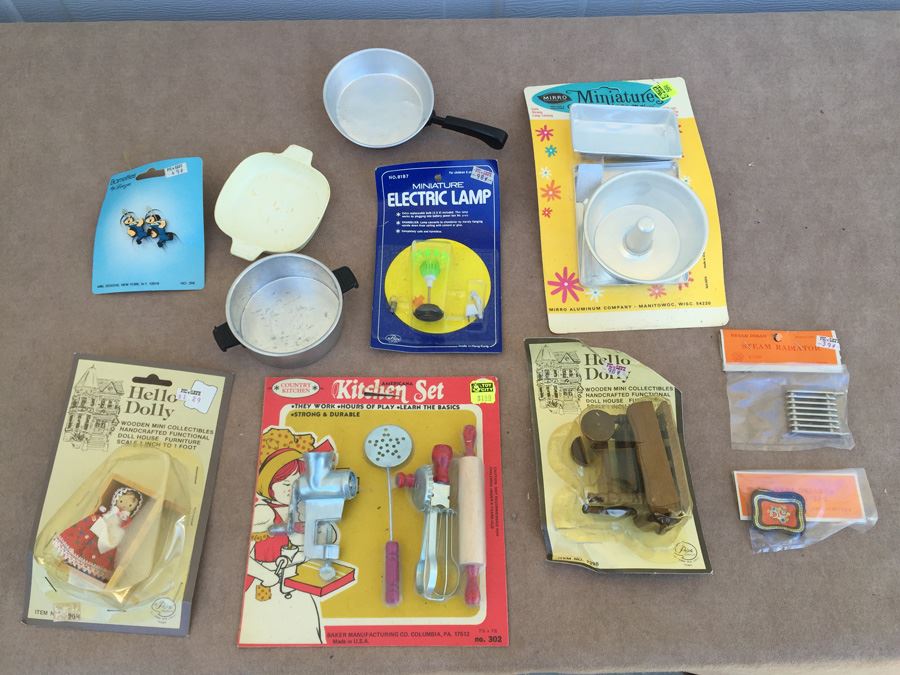 Miniature Collectibles And Popeye Barrettes [Photo 1]