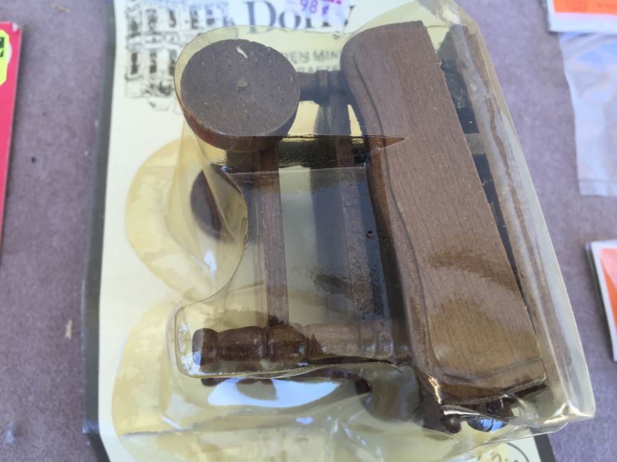 Miniature Collectibles And Popeye Barrettes [Photo 8]