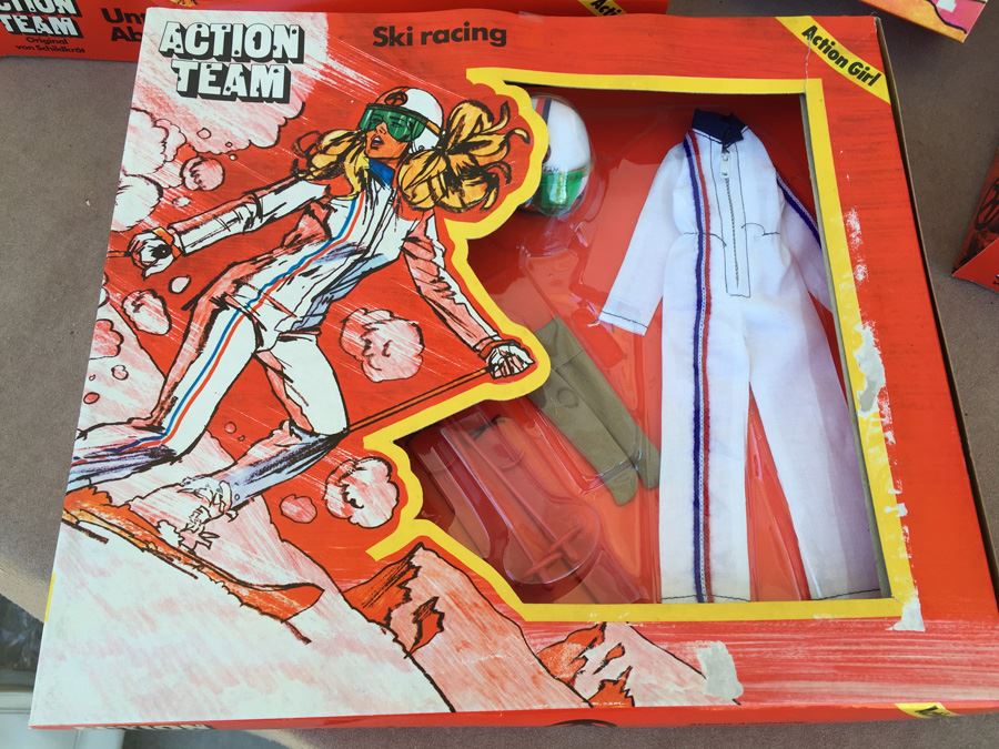 Action Team Set With Action Girl Super Sandy Action Figure, Ski Racing Set, Unterwasser Set And Wind-Driver Set All New In Box With Carrying Case 1975 Hasbro Made In Germany Estimate $350 [Photo 12]