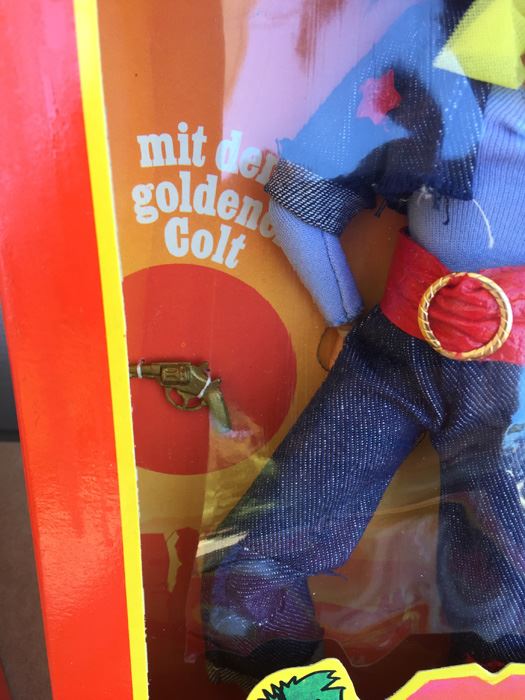 Action Team Set With Action Girl Super Sandy Action Figure, Ski Racing Set, Unterwasser Set And Wind-Driver Set All New In Box With Carrying Case 1975 Hasbro Made In Germany Estimate $350 [Photo 8]