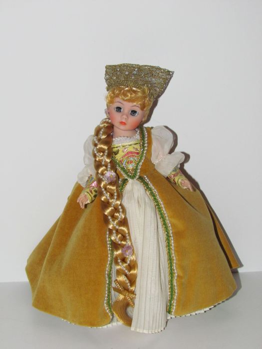 Madame Alexander MADC Signed 8' Briar Rose w/ Princess Aurora Costume & 10' Rapunzel [Photo 8]