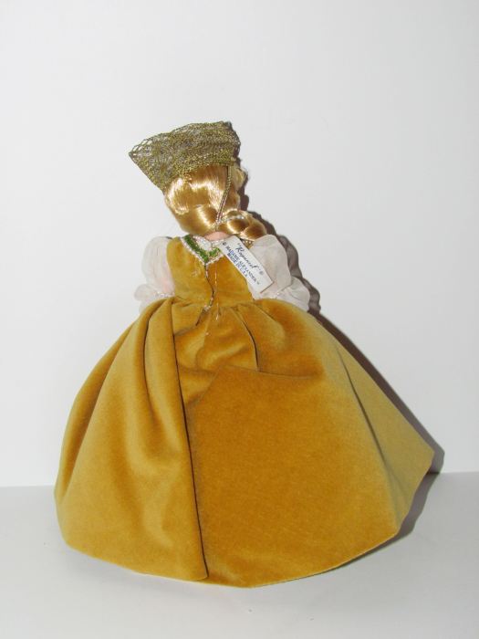 Madame Alexander MADC Signed 8' Briar Rose w/ Princess Aurora Costume & 10' Rapunzel [Photo 10]