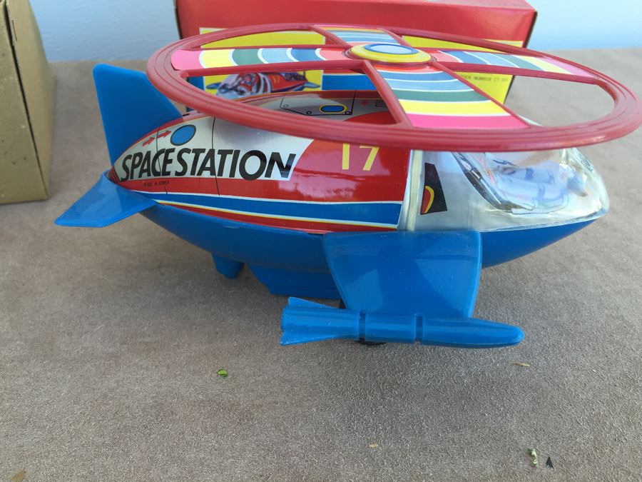 Space Ship Wind-Up U-Turn Action New In Box CT-300 COTC [Photo 9]