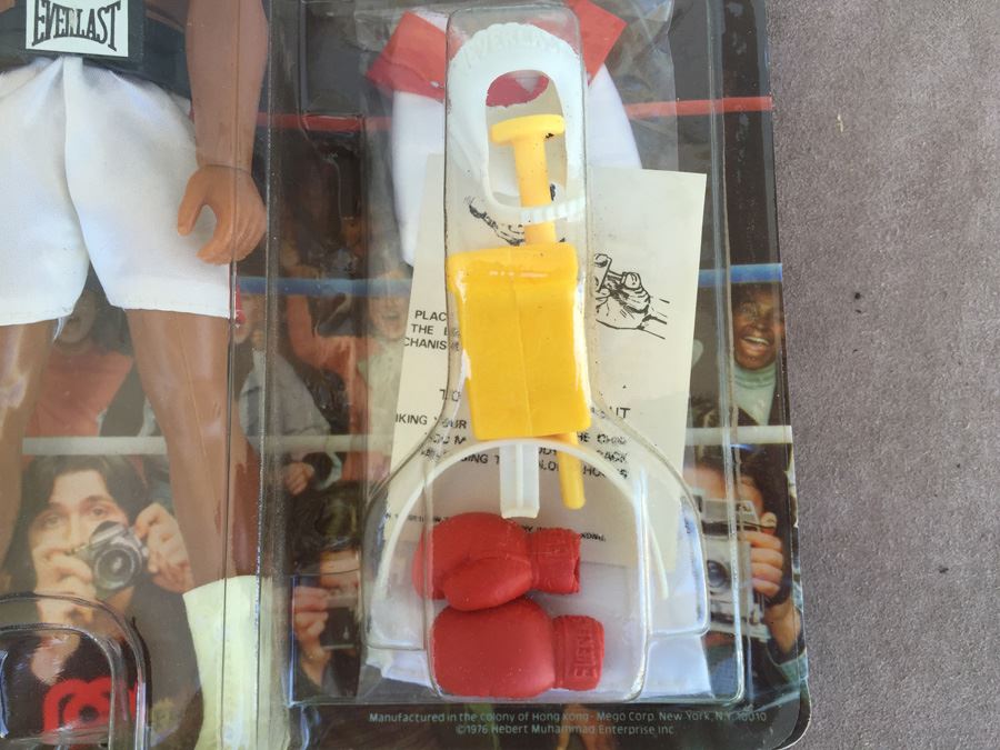 Muhammad Ali The Champ Boxing Action Figure Mego New On Card 1976 [Photo 2]