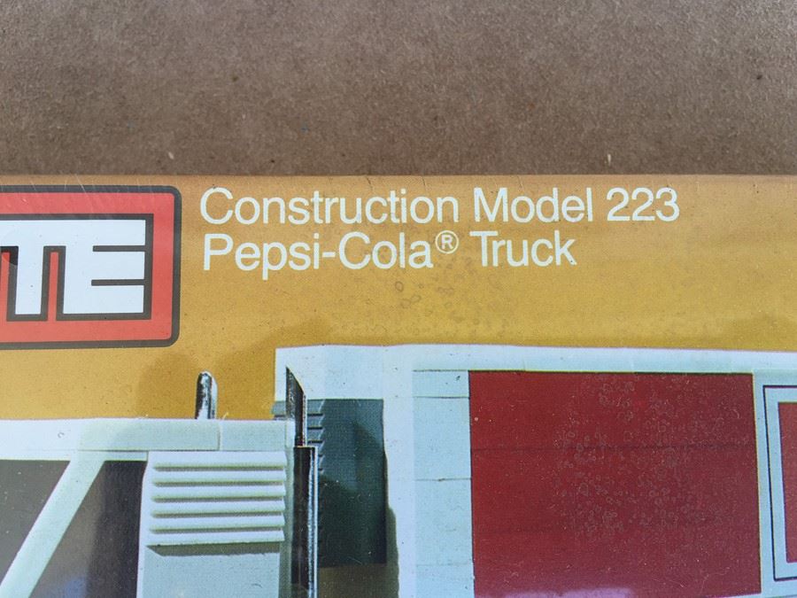 (2) TENTE Construction Model Kits Sealed New In Box 445 Astro Nuclear Fuel Carrier And 223 Pepsi-Cola Truck Hasbro 1979 [Photo 5]