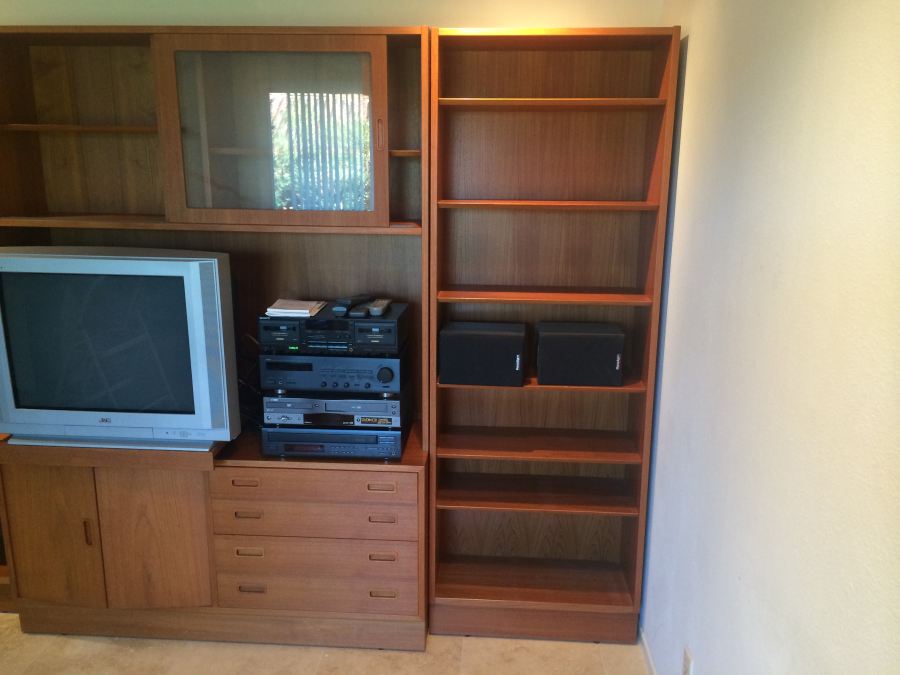 Danish Poul Hundevad Teak Mid-Century Modern Wall Unit [Photo 4]