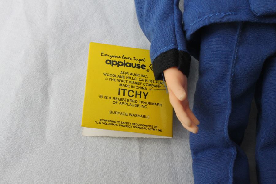 Dick Tracy Wristwatch And Collectible Doll [Photo 6]