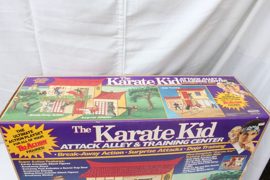 The Karate Kid Attach Alley & Training Center REMCO New In Box 1988 [Photo 4]