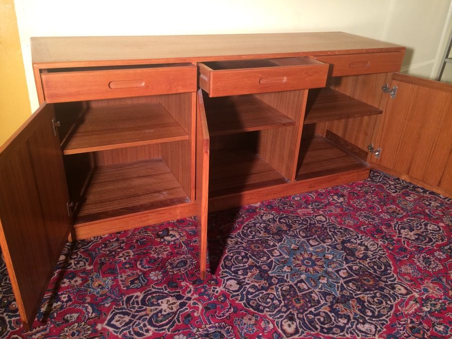 Solid Teak Danish Credenza / Sideboard [Photo 3]