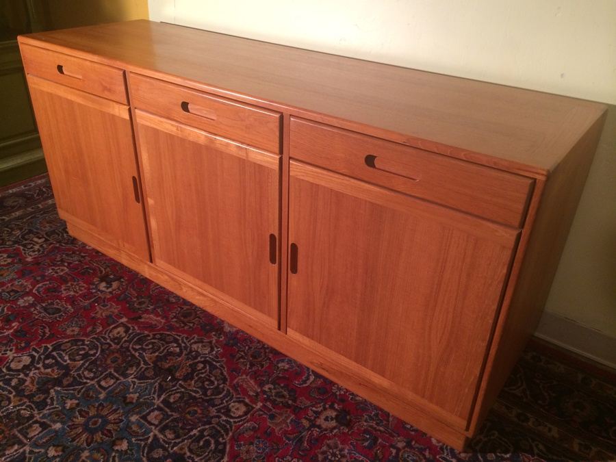 Solid Teak Danish Credenza / Sideboard [Photo 2]