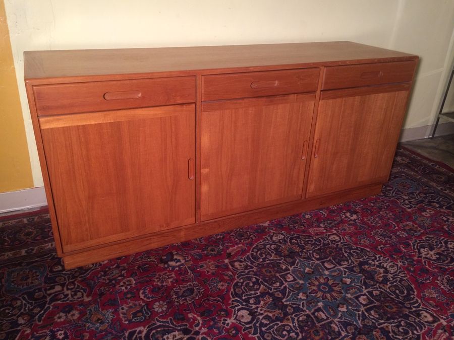 Solid Teak Danish Credenza / Sideboard [Photo 5]