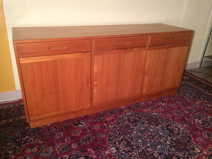 Solid Teak Danish Credenza / Sideboard [Photo 4]