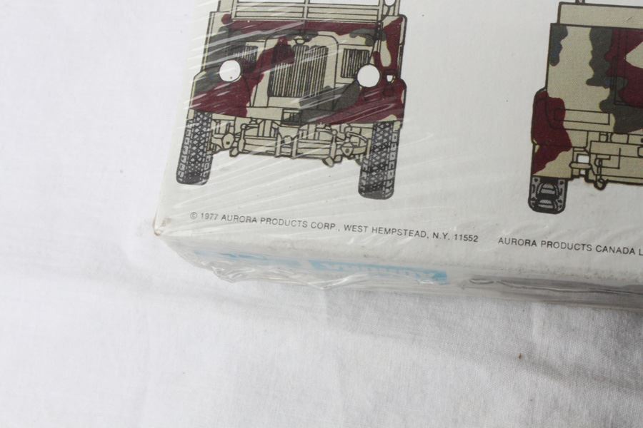 (3) Panzer III, M12 Self-Propelle Gun & SD. KFZ. II Munitions Carrier Prestige Series Aurora ESCI Model Kits Sealed New In Box 1977 [Photo 14]