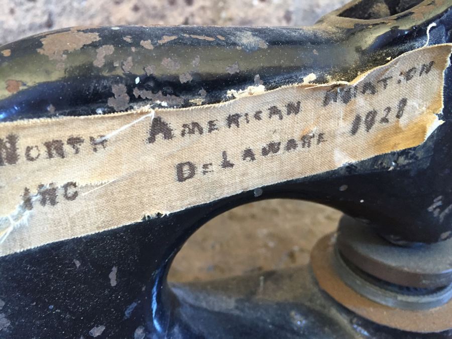 Vintage 1928 Paper Embossing Stamp Machine North American Aviation Inc Delaware 1928 [Photo 1]