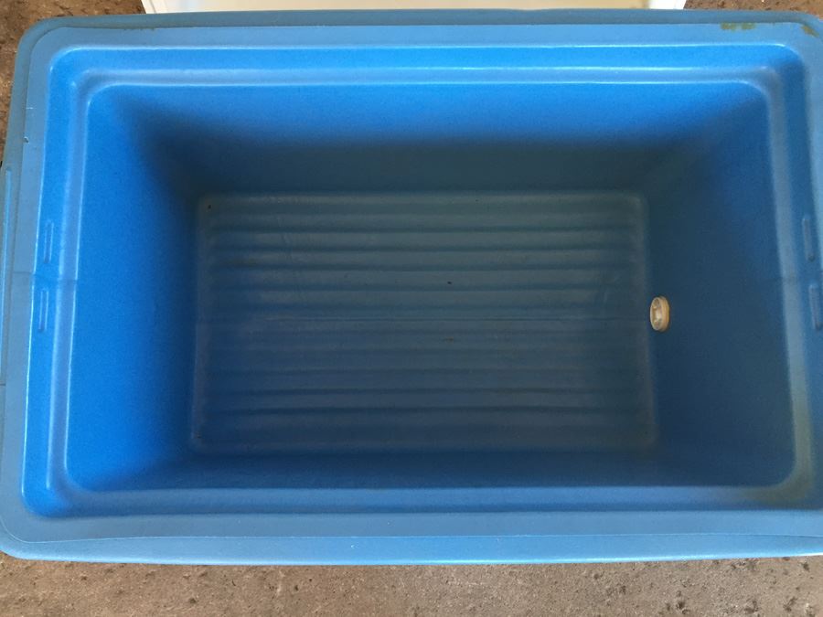 Coleman Light Blue Cooler With Dual Bottle Openers [Photo 9]