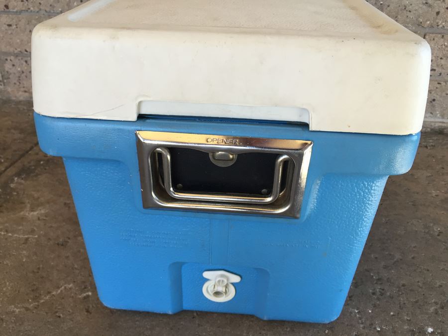 Coleman Light Blue Cooler With Dual Bottle Openers [Photo 8]