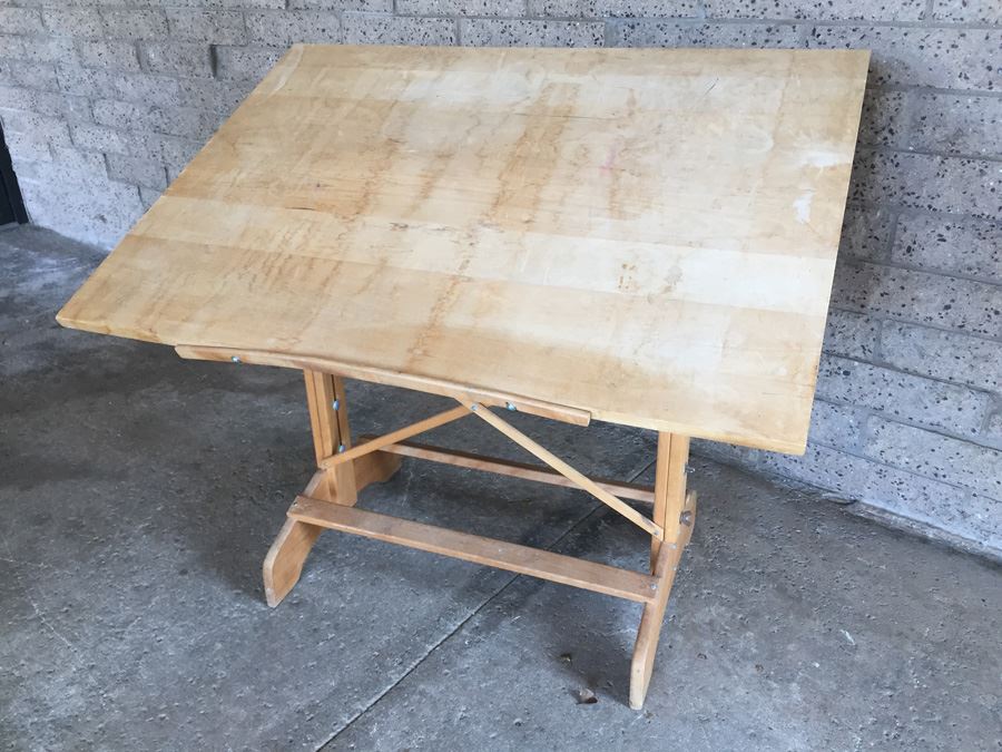 Wooden Adjustable Drafting Table 