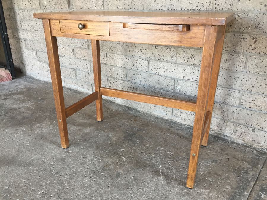 Nice Compact Vintage Desk Child's School Desk [Photo 4]