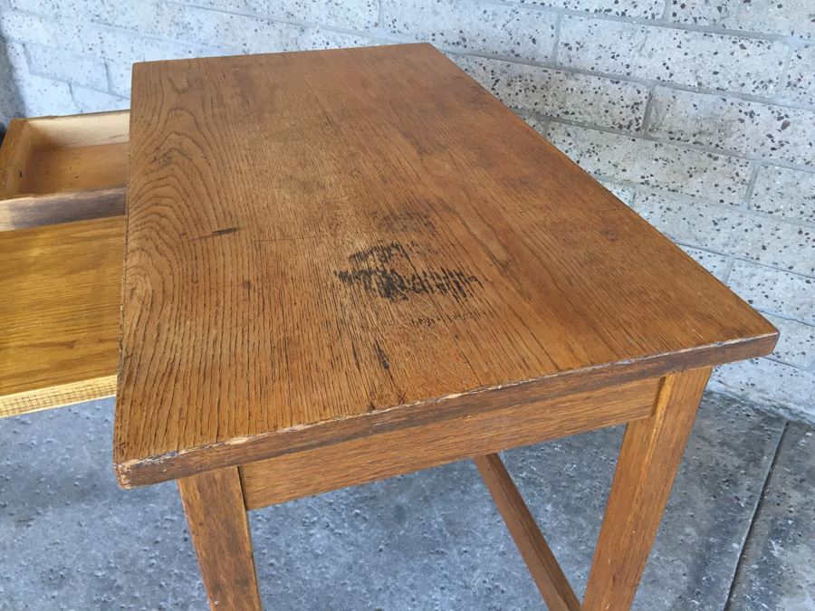 Nice Compact Vintage Desk Child's School Desk [Photo 7]