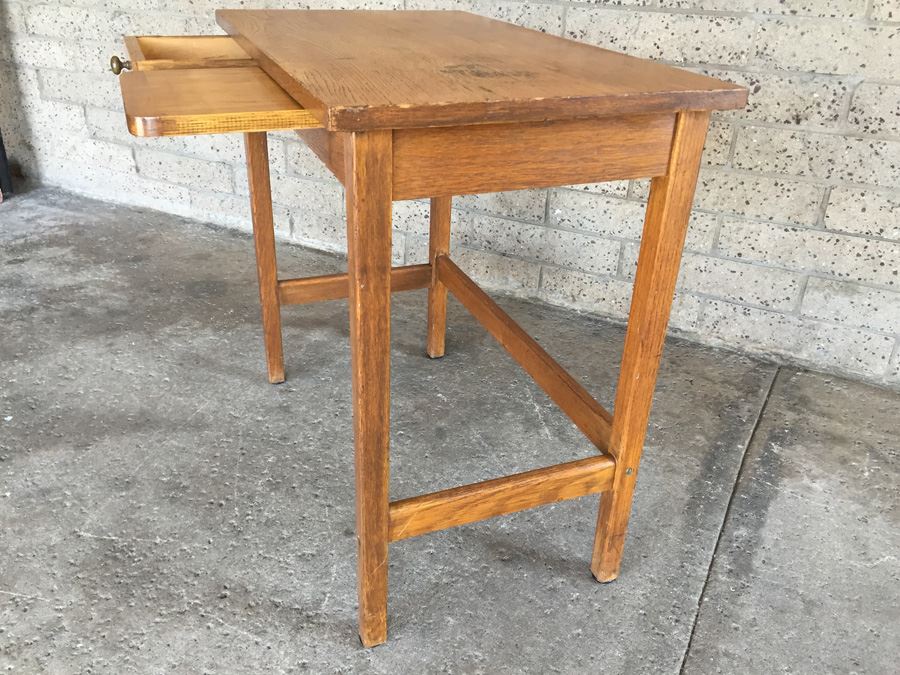 Nice Compact Vintage Desk Child's School Desk [Photo 6]