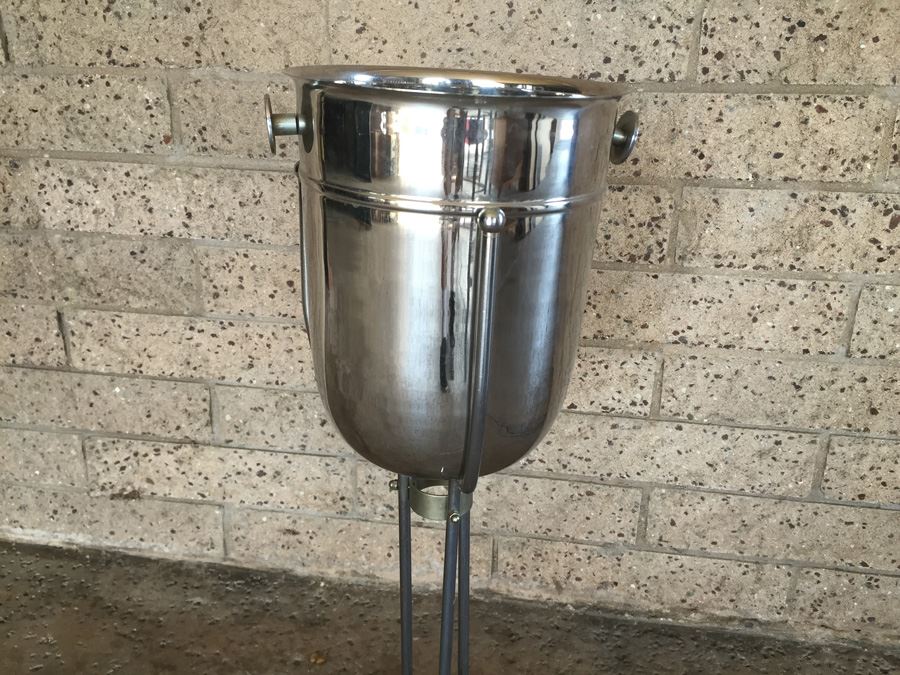 Stainless Steel Ice Bucket With Stand [Photo 4]