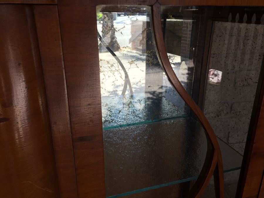 Vintage Curio Cabinet Or Bar With Mirror And Glass On Sides [Photo 12]