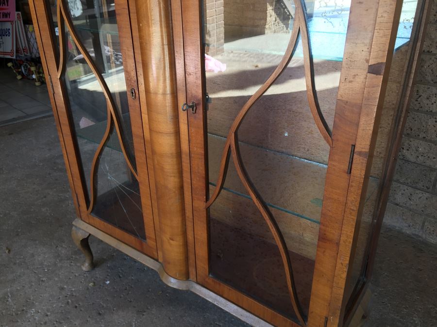 Vintage Curio Cabinet Or Bar With Mirror And Glass On Sides [Photo 8]