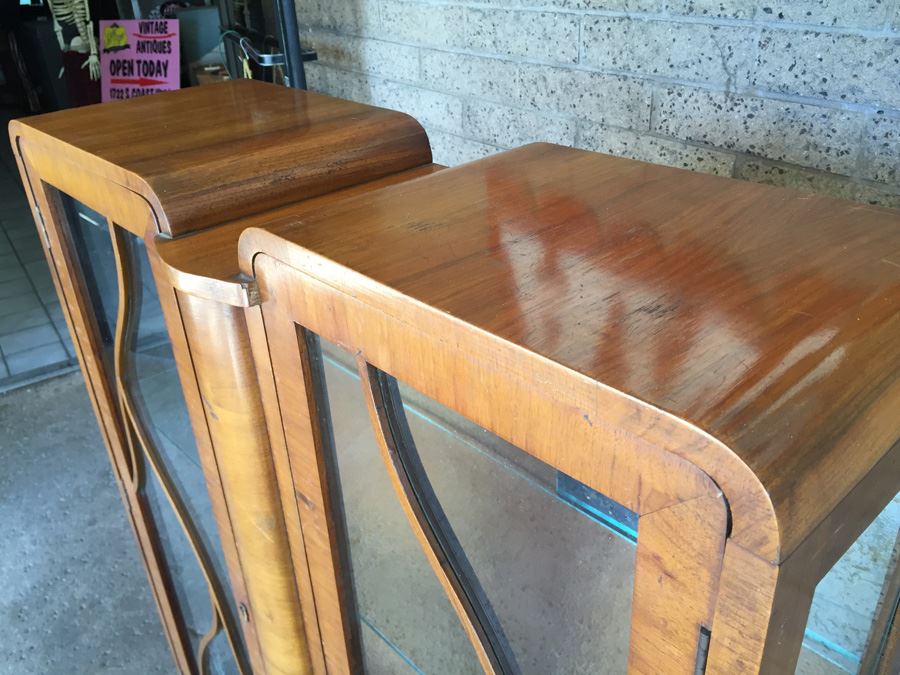Vintage Curio Cabinet Or Bar With Mirror And Glass On Sides [Photo 6]