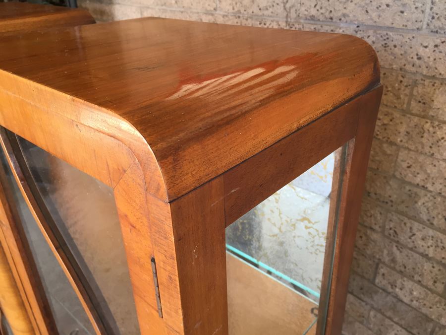 Vintage Curio Cabinet Or Bar With Mirror And Glass On Sides [Photo 3]