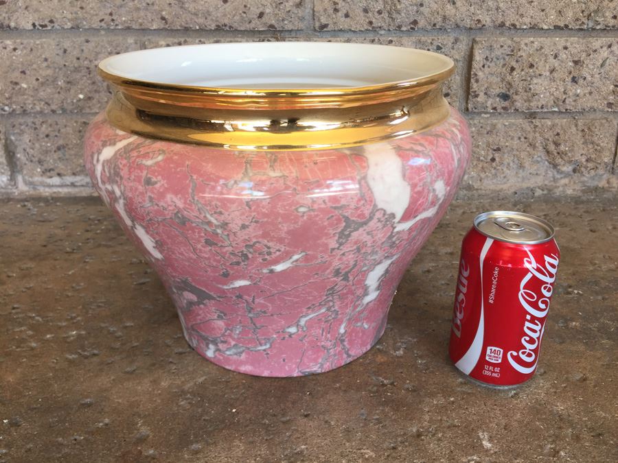 Pink Marbleized Pot With Gold Trim [Photo 10]