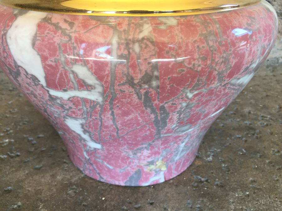 Pink Marbleized Pot With Gold Trim [Photo 5]