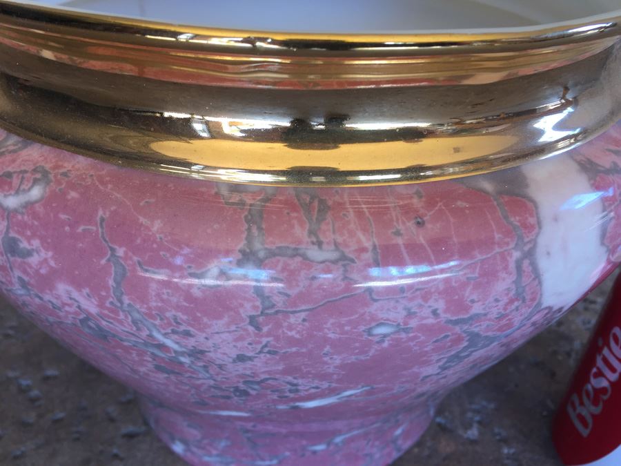 Pink Marbleized Pot With Gold Trim [Photo 8]