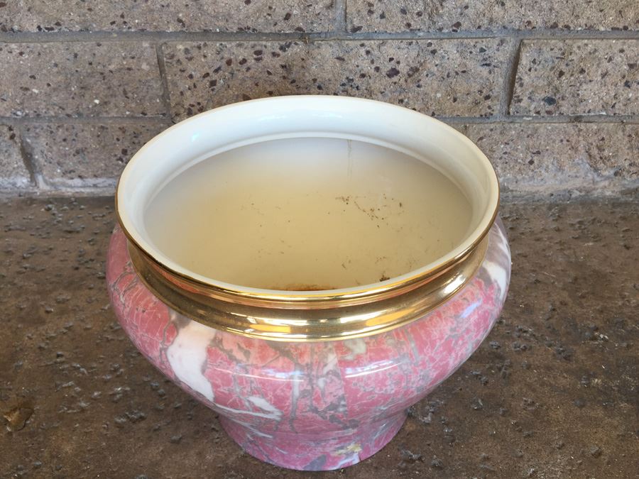 Pink Marbleized Pot With Gold Trim [Photo 6]