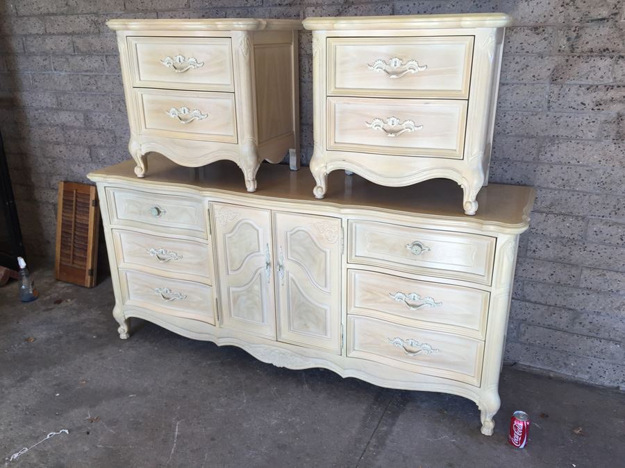 Lexington French Provencial Style Dresser With Two Nightstands [Photo 4]