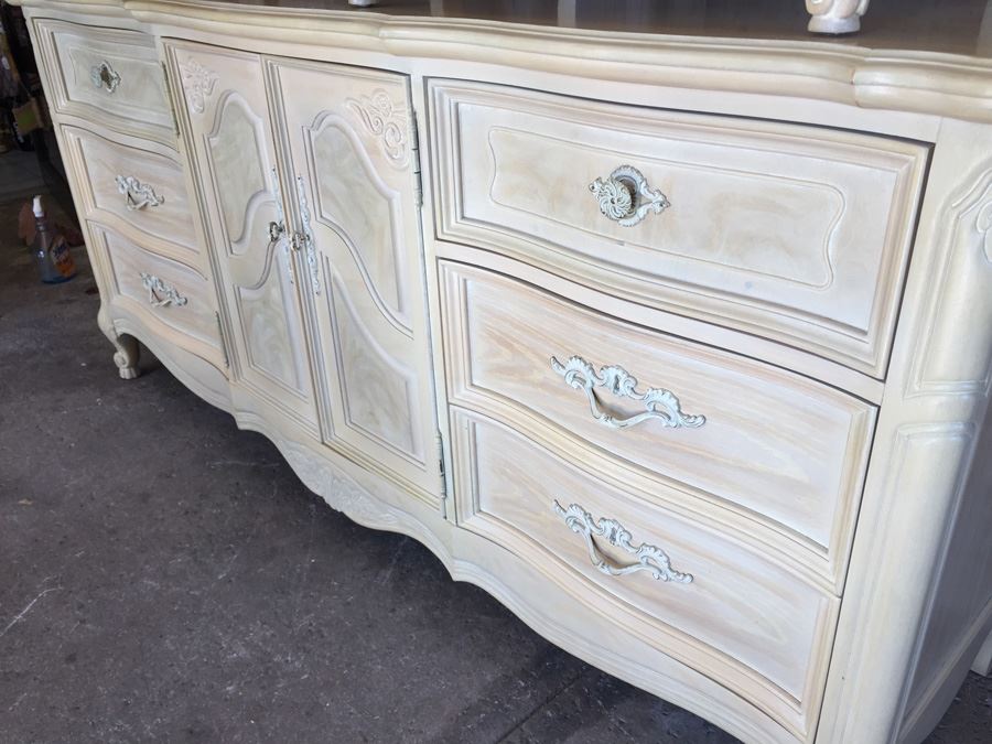 Lexington French Provencial Style Dresser With Two Nightstands [Photo 9]
