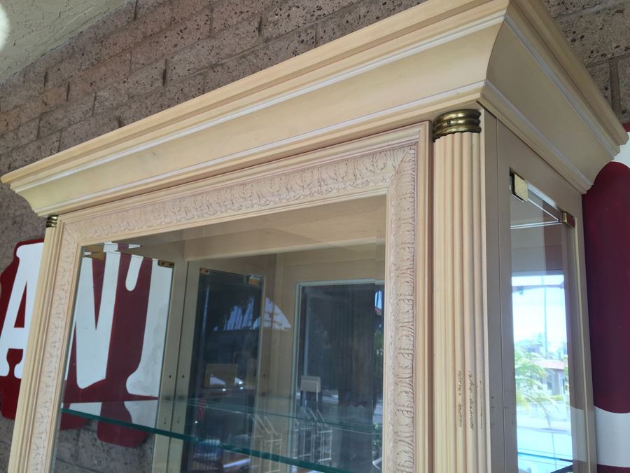Pulaski Glass Panel Display Curio Cabinet With Interior Lighting [Photo 6]