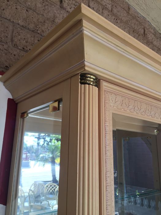 Pulaski Glass Panel Display Curio Cabinet With Interior Lighting [Photo 2]