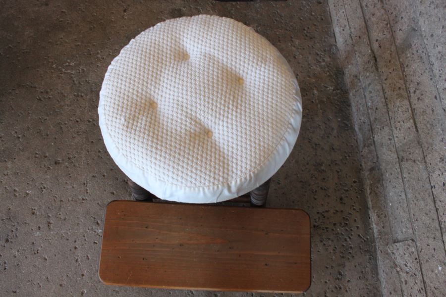 Pair Of Wooden Stools [Photo 5]