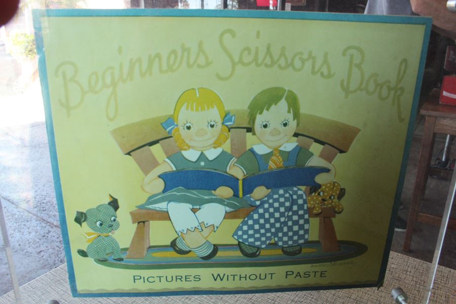 Vintage Beginners Scissors Book Winifred B Reninger With Nice Clear Display On Stand [Photo 5]